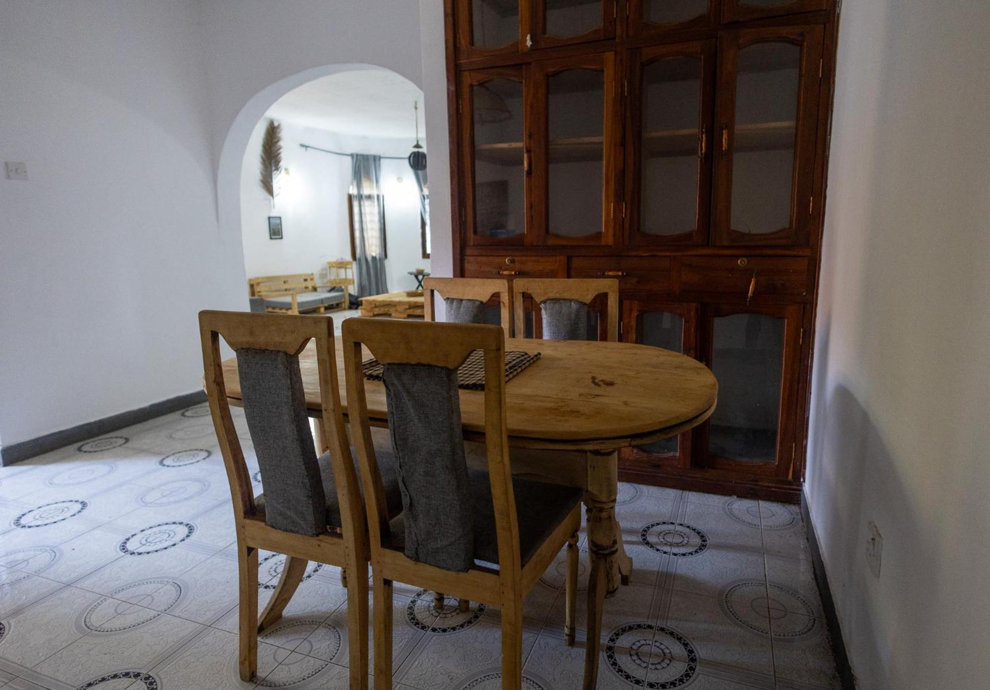 Safari Adventures-House Bed & Breakfast Arusha Ngoại thất bức ảnh