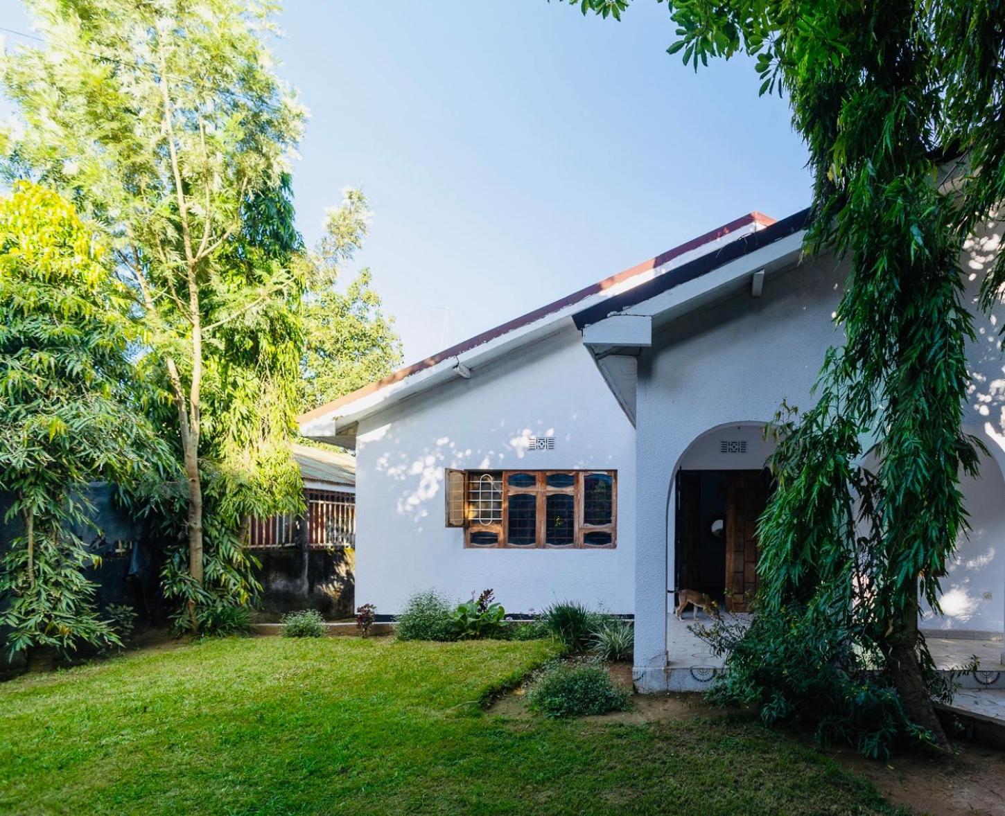 Safari Adventures-House Bed & Breakfast Arusha Ngoại thất bức ảnh