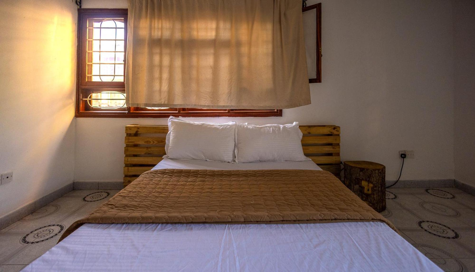 Safari Adventures-House Bed & Breakfast Arusha Ngoại thất bức ảnh