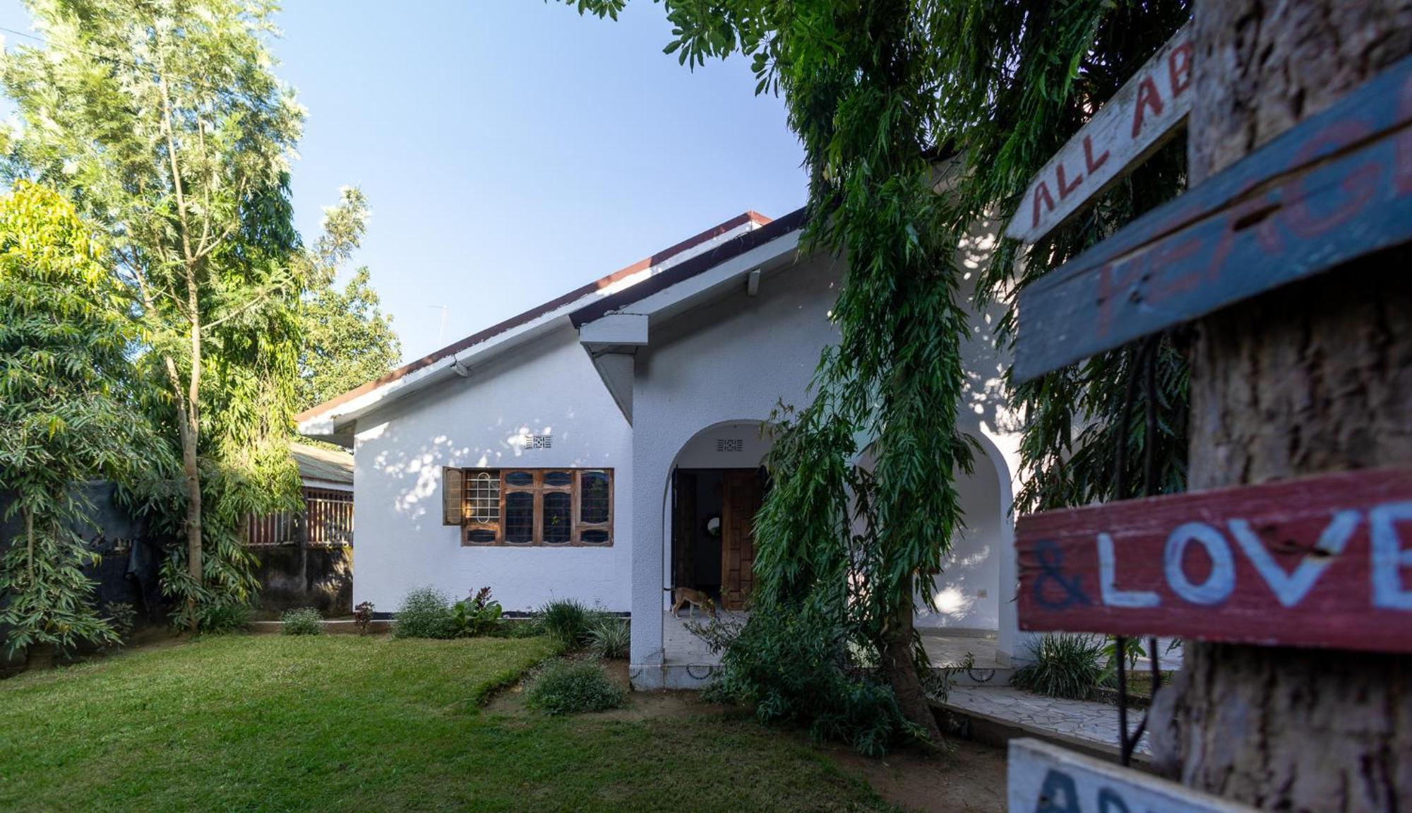 Safari Adventures-House Bed & Breakfast Arusha Ngoại thất bức ảnh